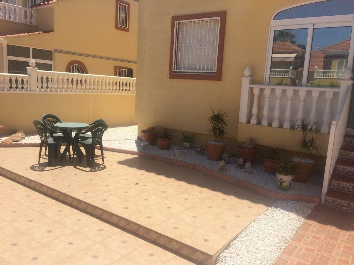 Torrevieja, La Torreta Ground Floor Apartment With Large Private Patio Garden Dış mekan fotoğraf